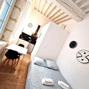 Joli à Deux Pas De La Place Du Forum Appartement Arles