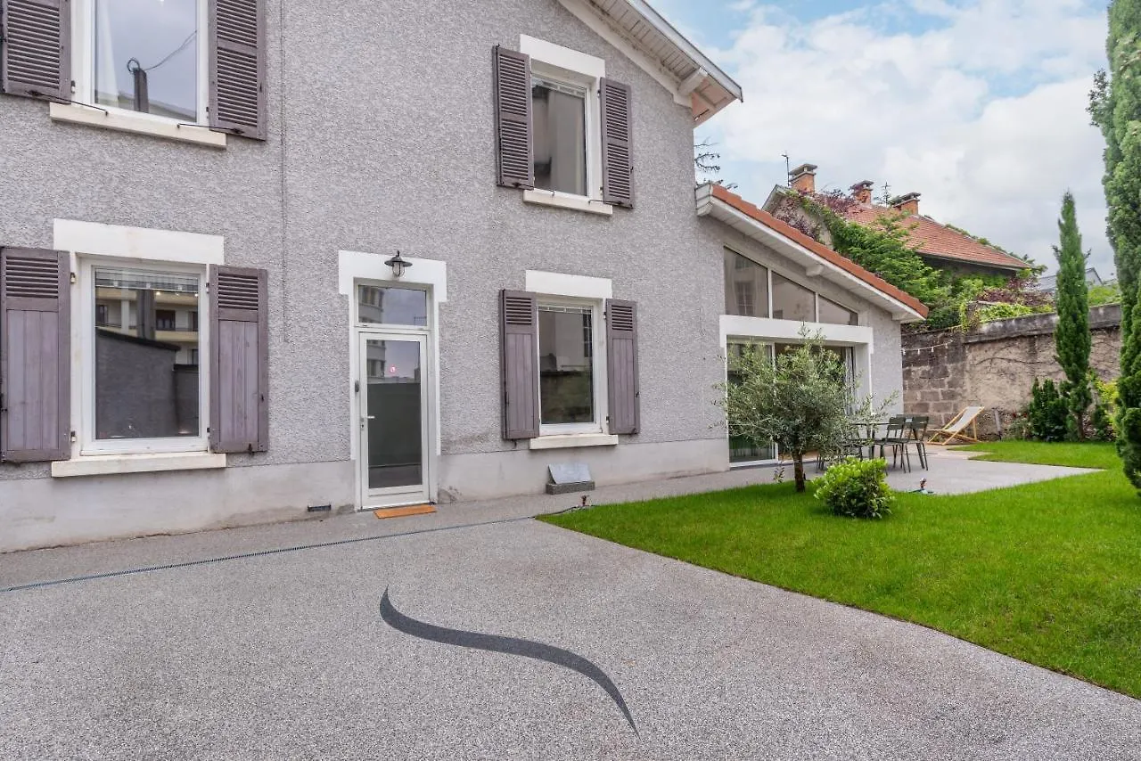 La Villa Sassolini Avec Jacuzzi Lyon France