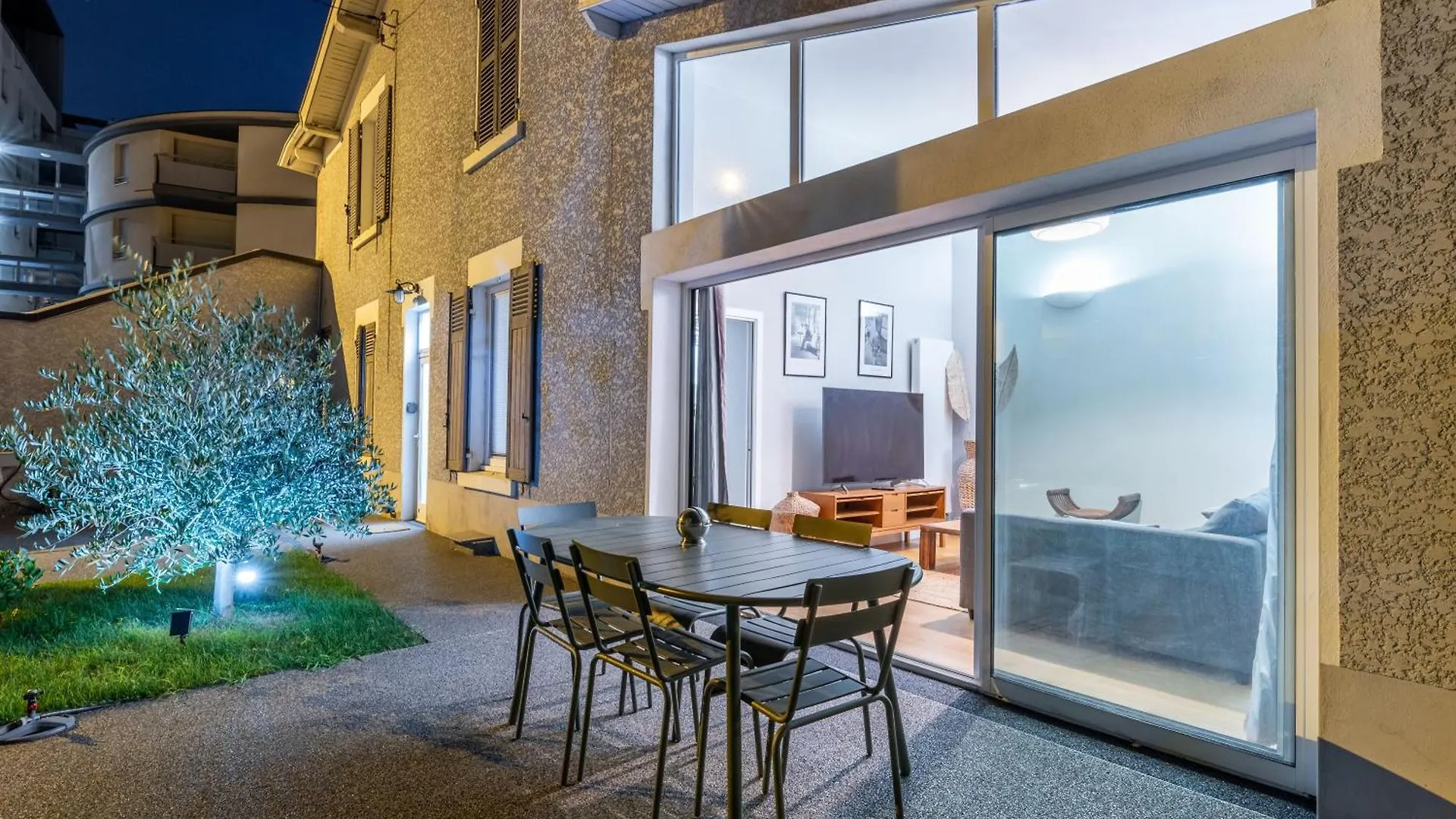 La Villa Sassolini Avec Jacuzzi Lyon