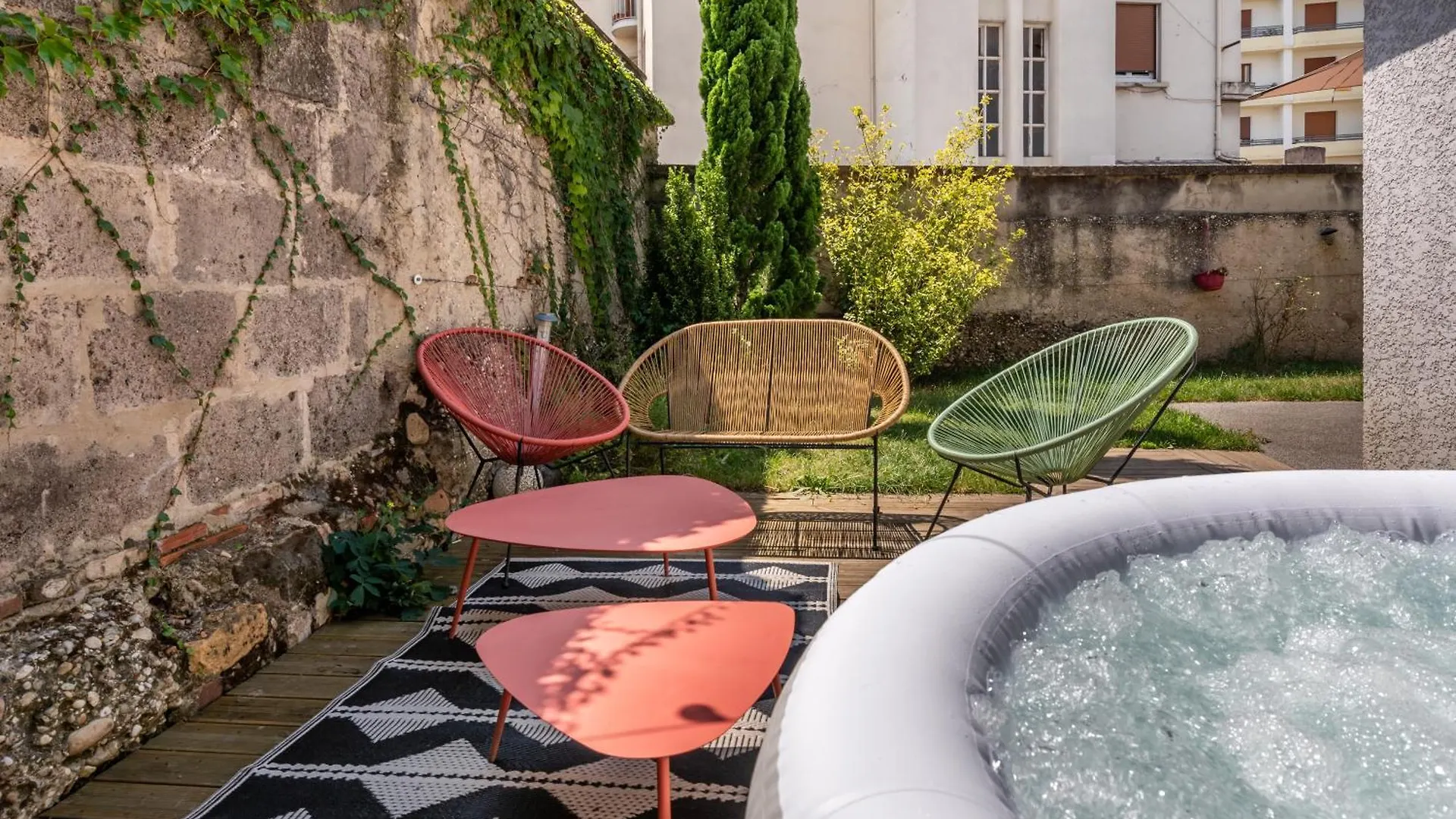 La Villa Sassolini Avec Jacuzzi Lyon